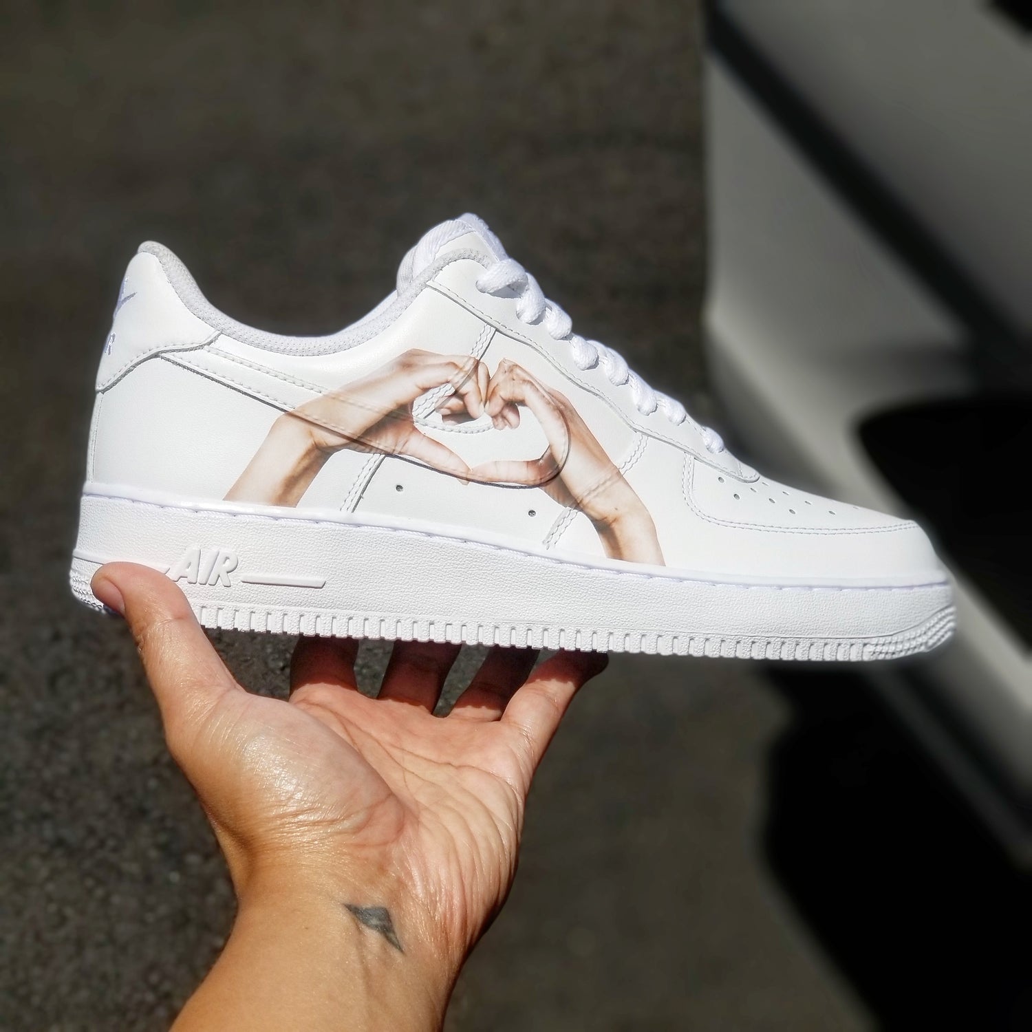 how does this person who's selling these add the decals? : r/Sneakers